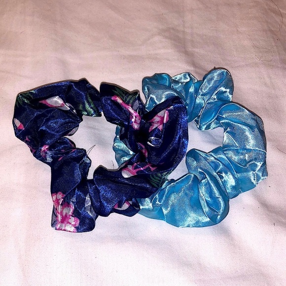 NWOT 18 Multicolored Satin Scrunchies - Picture 4 of 10